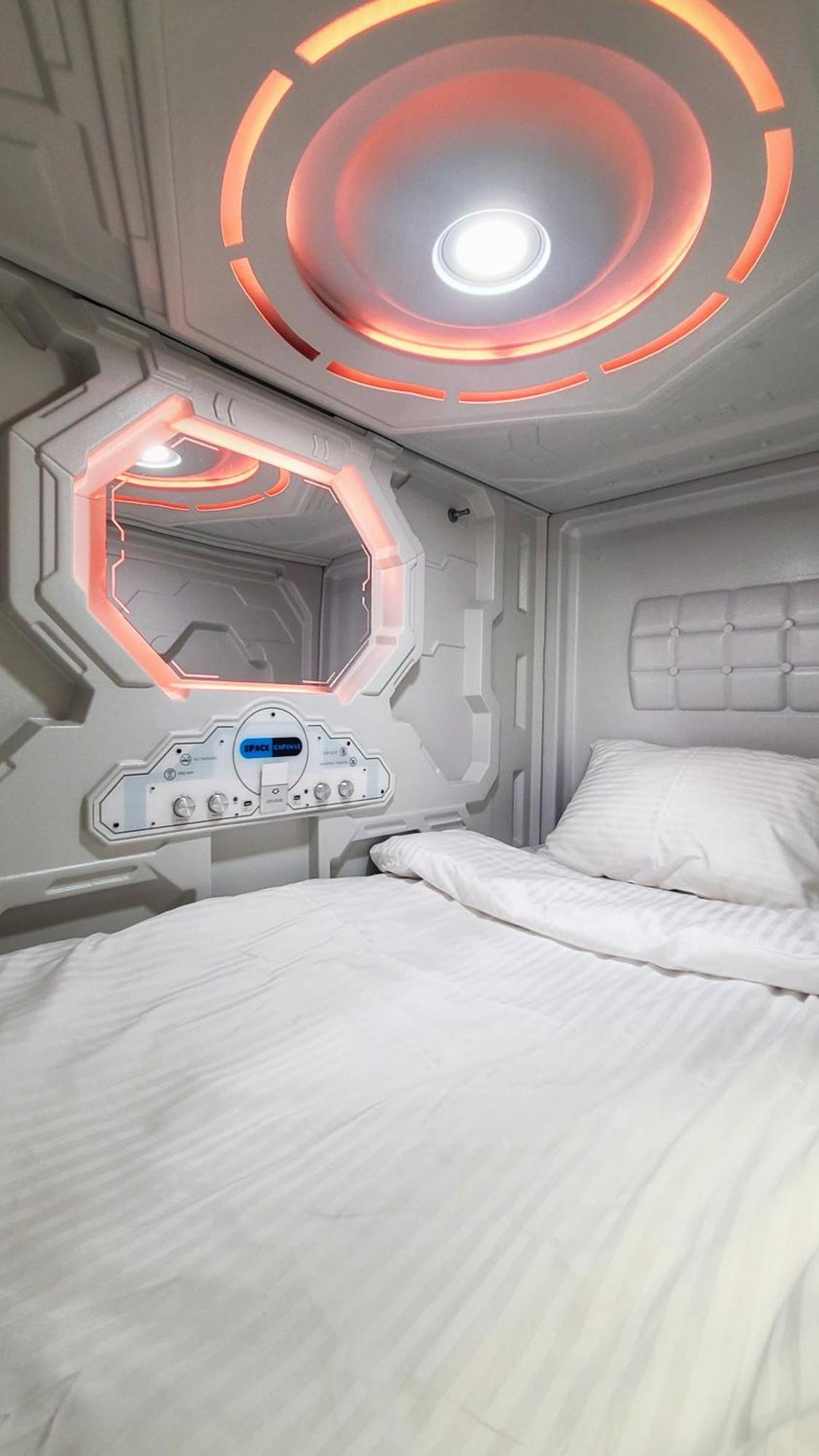 Capsula Hotel Γιερεβάν Εξωτερικό φωτογραφία