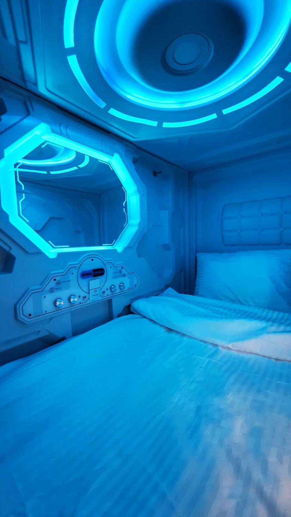 Capsula Hotel Γιερεβάν Εξωτερικό φωτογραφία