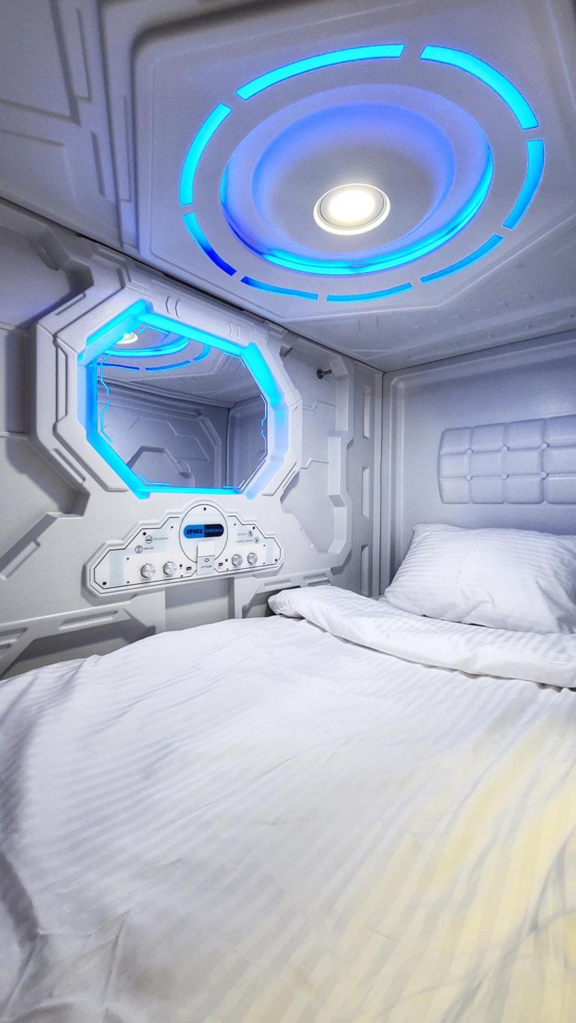 Capsula Hotel Γιερεβάν Εξωτερικό φωτογραφία