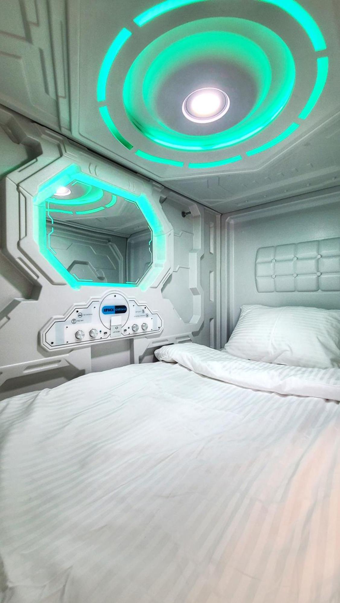 Capsula Hotel Γιερεβάν Εξωτερικό φωτογραφία
